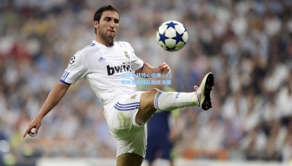 点球大战惊心动魄，门将神勇助球队挺进决赛