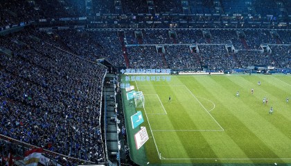 中国游泳队闪耀世锦赛，新星崛起老将坚守创佳绩