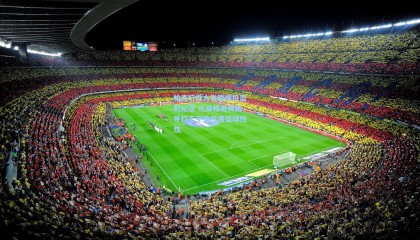 帕克玩性大发刷爆投篮机纪录 化身帕老师指导打工子弟传递篮球热忱