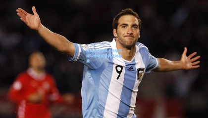 温网巅峰对决，新星闪耀与传奇延续的草地盛宴