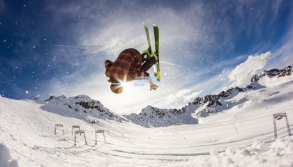 CBA季后赛激战正酣 辽宁队力克广东队挺进总决赛